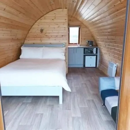 Campo de lujo Wheelhousepods Glamping