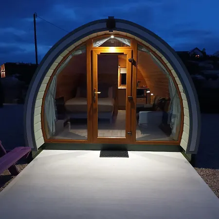 Luxe tent Wheelhousepods Glamping