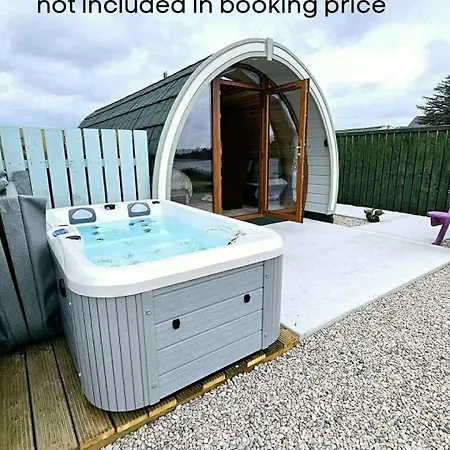 Wheelhousepods Glamping * ドネゴール